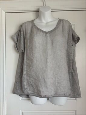 Camille & Co linen Lightweight Gray V-Neck Women's Top